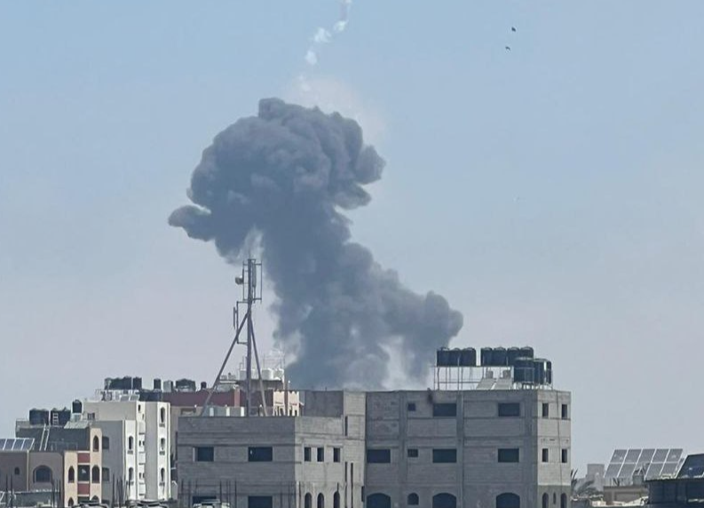以军轰炸加沙地带中部地区，至少210人死亡
