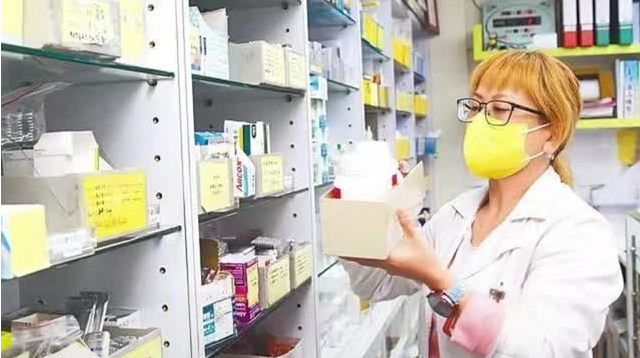 台湾新冠重症及死亡病例
大幅增加
台媒：近两月多种药品缺货