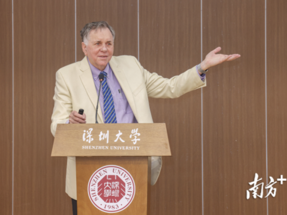 诺奖得主巴里·马歇尔全职加盟深圳大学