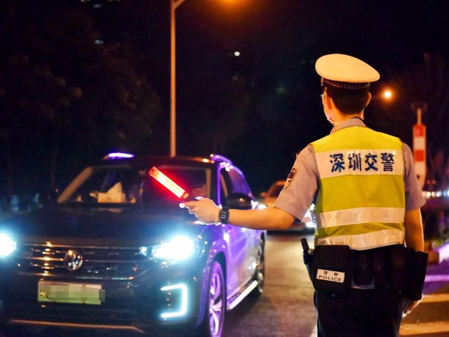 “欧洲杯”激战正酣，交警严查酒驾