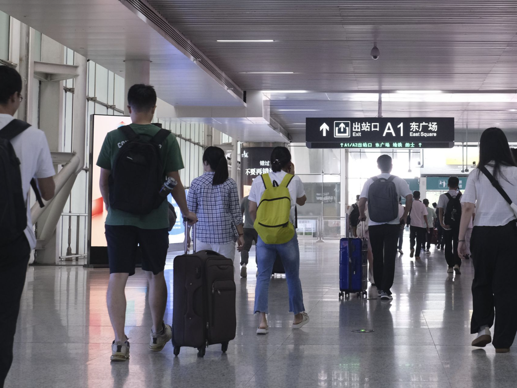 深圳铁路端午节迎返深客流高峰，预计到达旅客44.78万人次