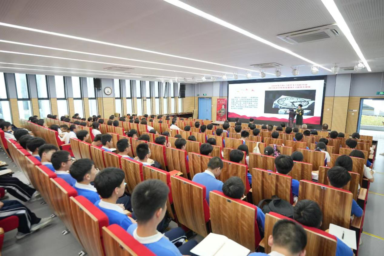 退役军人“百人讲师团”走进龙华区职业技术学校