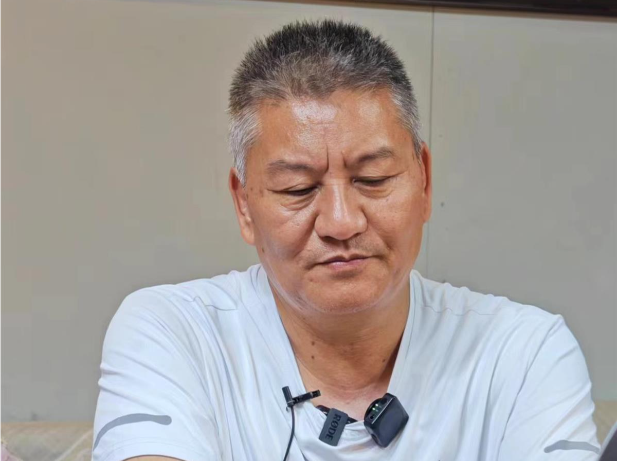 “高考钉子户”梁实第28次高考总分446分，仍未过二本线 