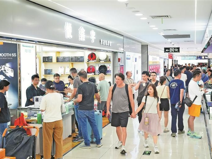 触屏耳机、投屏手机壳……华强北“宝库”又上新啦！