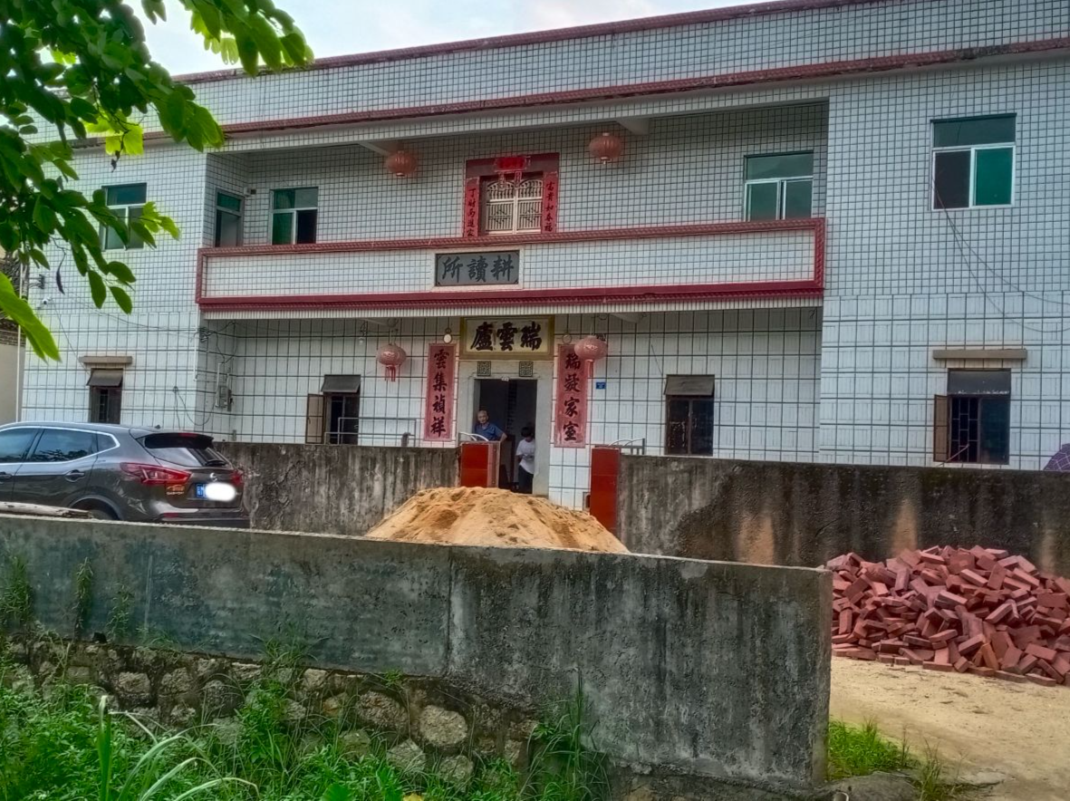 七旬老人被打昏迷、孙子跳河身亡，打人邻居一审被判九年十个月