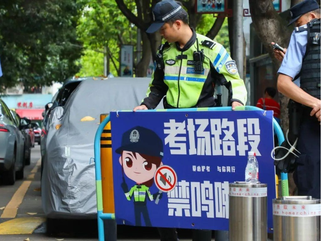 中考来了！考生家长路上遇到困难记得找交警