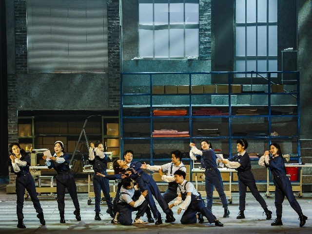 《东莞东》全国巡演！东莞邀请“2亿分之一”重游旧地，以城之名致敬城市建设者