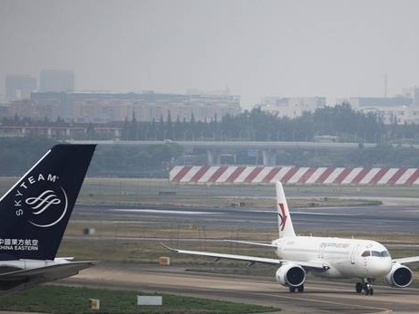 C919首个跨境商业包机自上海起飞抵达香港