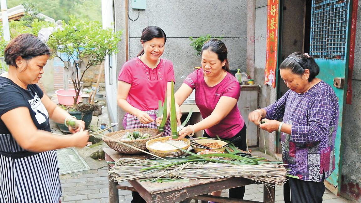 粽香里的乡愁与温情