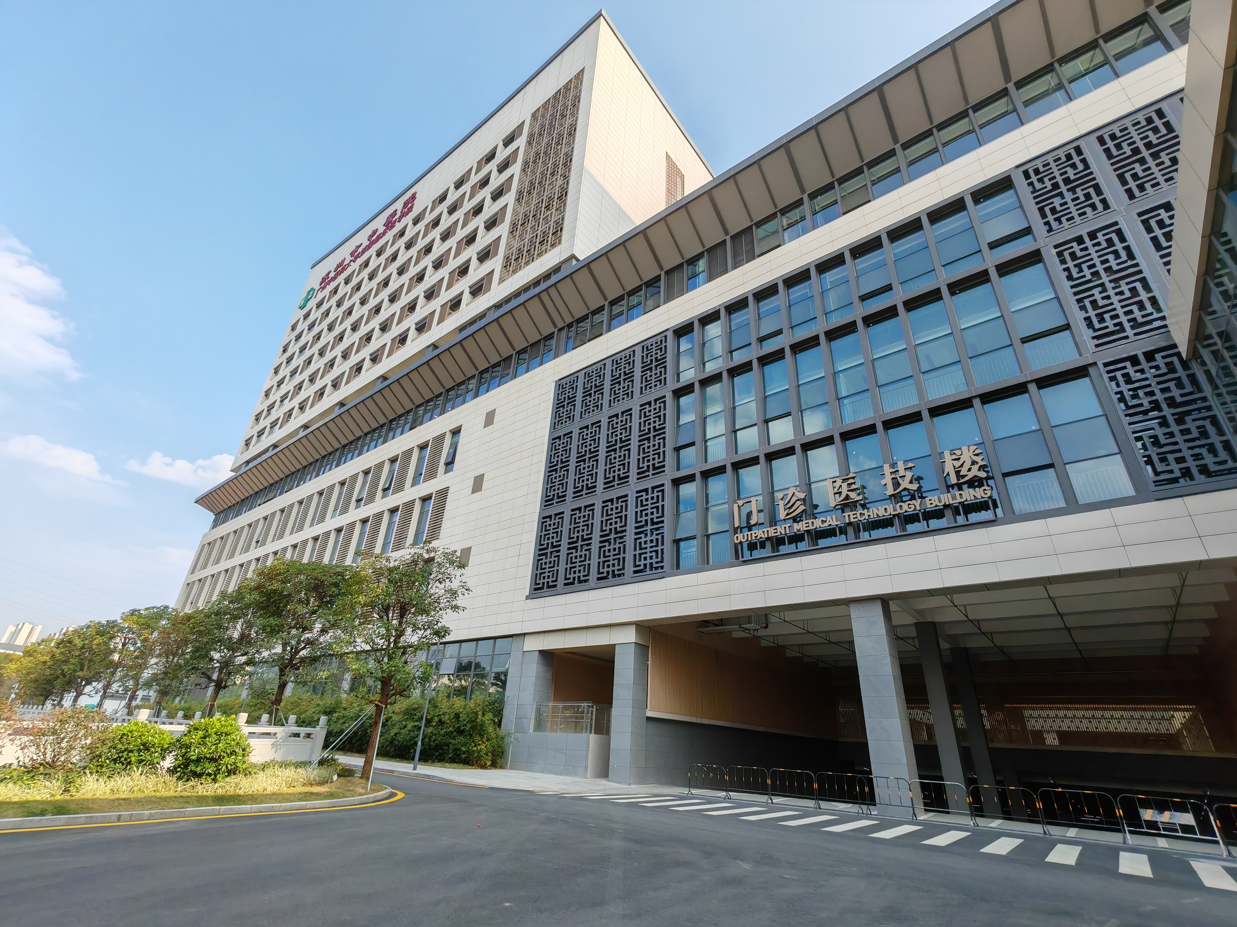 （不审）深圳市中医院光明院区今日正式启用，试运营期间先开放18个中医特色科室门诊