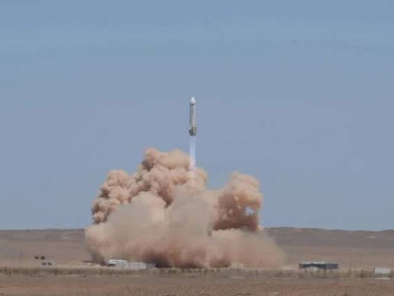 我国重复使用运载火箭首次10公里级垂直起降飞行试验圆满成功