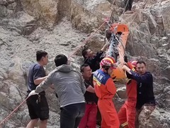 1人被困新疆阿尔金山无人区 多部门协同完成山岳救援