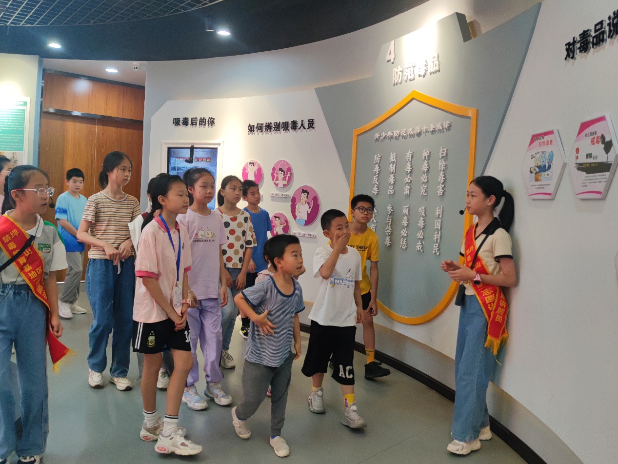 参观禁毒基地、开展主题讲座，坪山区开展青少年禁毒宣传