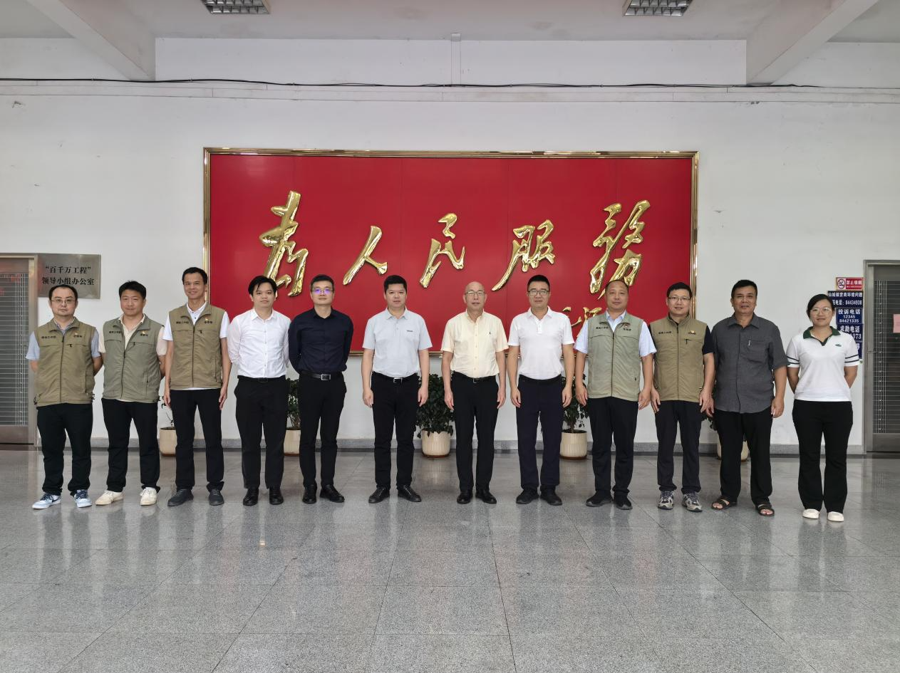 深圳市教育局一行到到汕头市仙城调研驻镇帮镇扶村工作