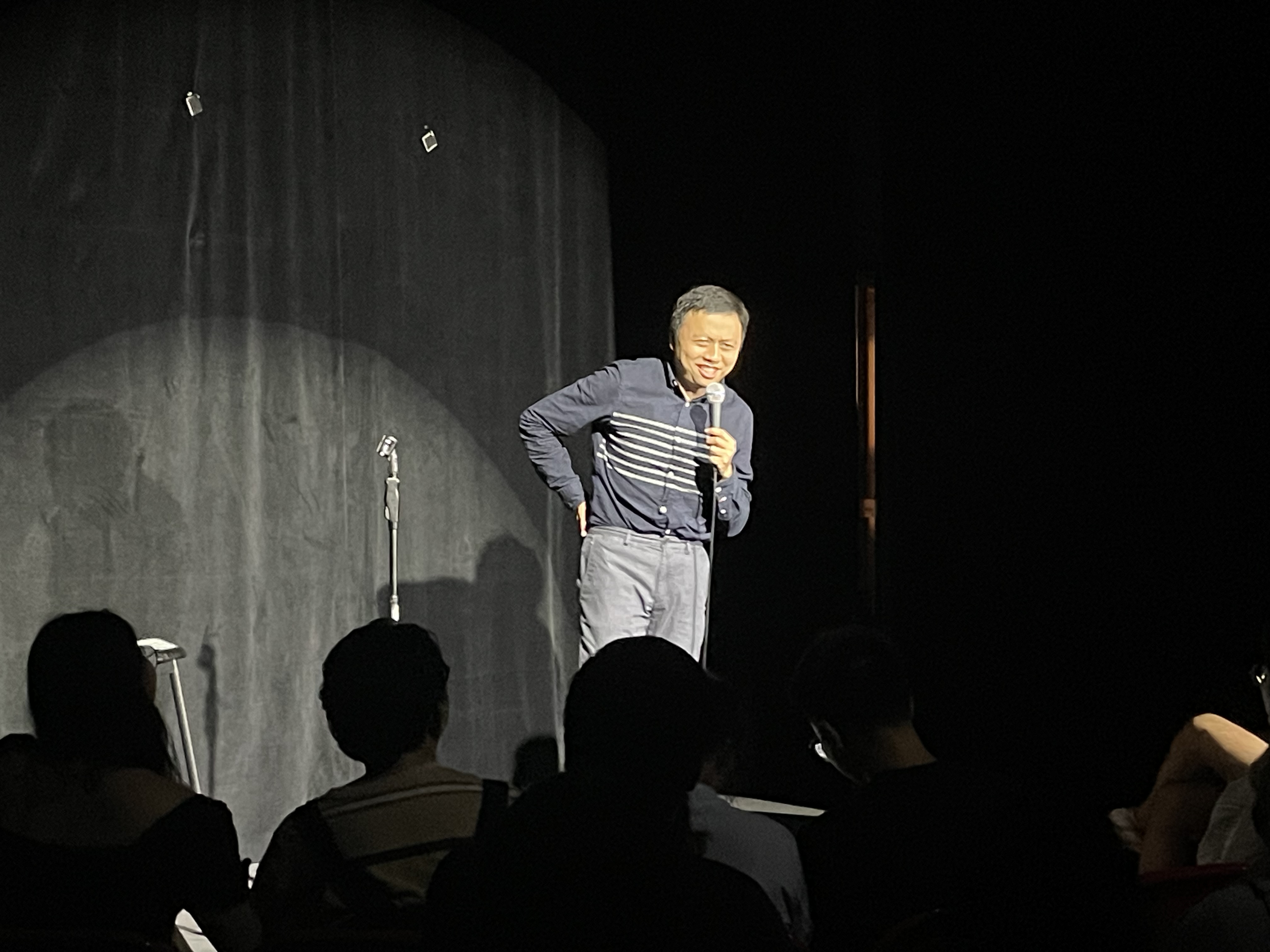 【见报后发】“不要把脱口秀看得很神秘，其实每一个人都可以有很好的表达”——深圳脱口秀元老邹澍专访