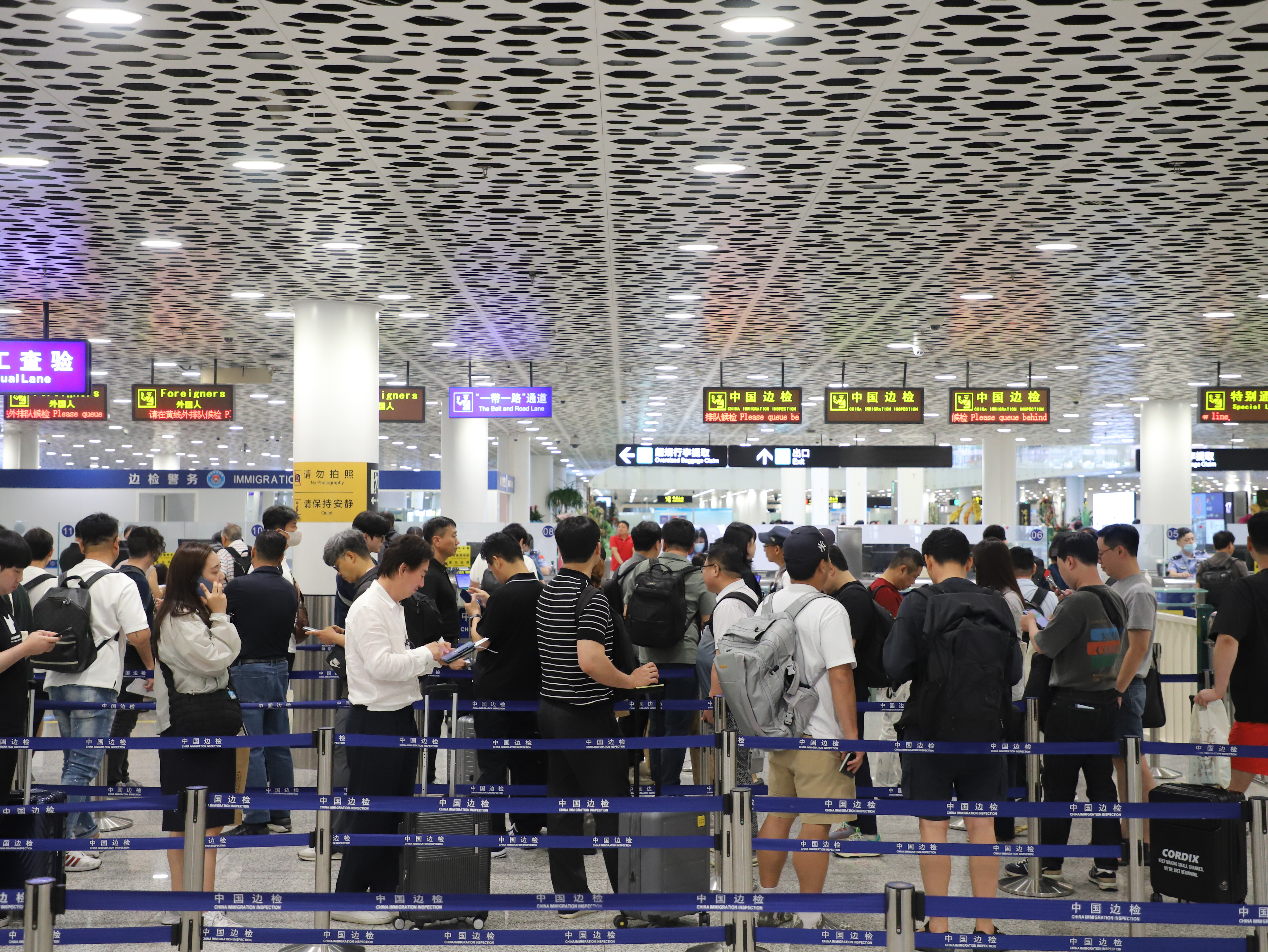 免签“朋友圈”再添新成员！八方来客入境深圳“纵享丝滑”