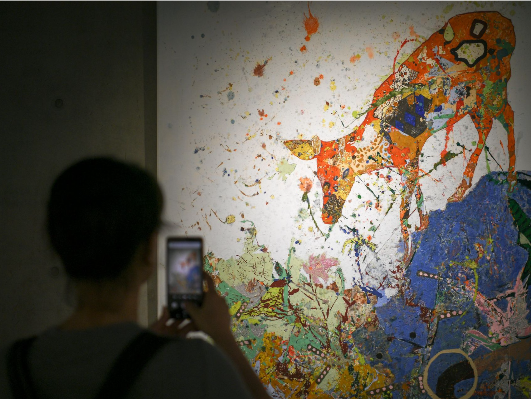 推动人文湾区深度融合 深港澳青年艺术家作品展开幕