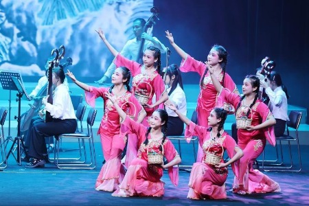 第二届粤港澳台侨青年戏曲之夜精彩上演