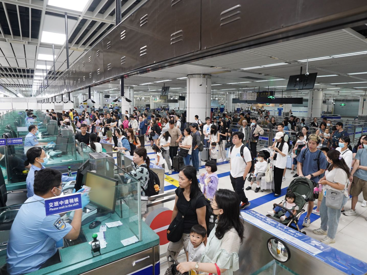 暑期跨境游持续升温，学生毕业游、研学行不亦乐乎