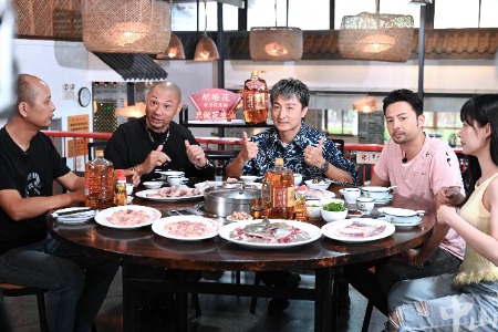 “食材鲜掉眉毛！”方力申、金刚等TVB明星来中山品美食