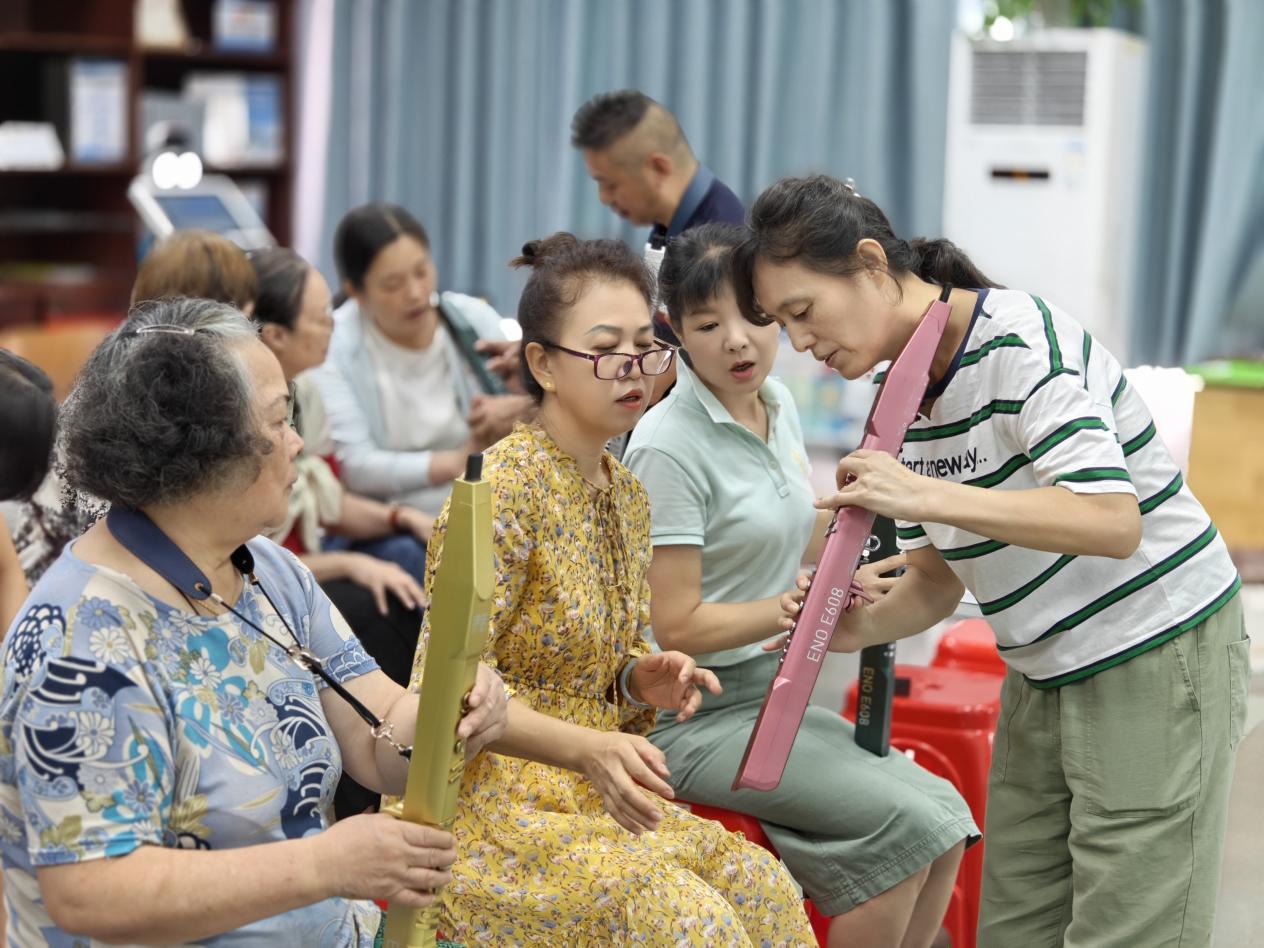 “音”你而美，南园社区电吹管公益课奏出美妙乐章