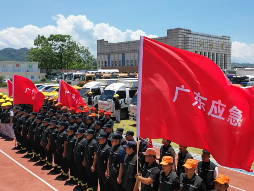 广东调派6支专业队支援湖南洞庭湖排涝抢险，158名救援人员火速集结