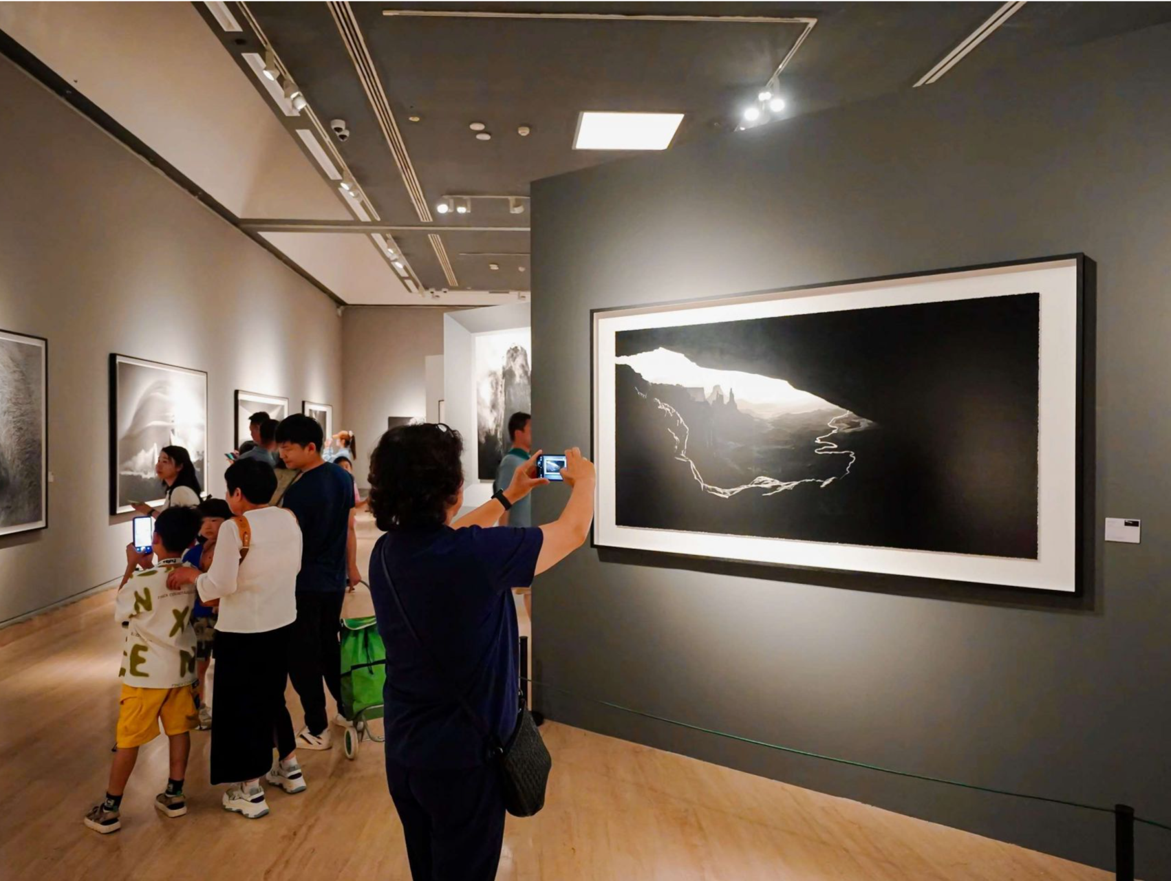 用影像诠释“墨界”，深圳摄影家陈征风光摄影作品展亮相中国美术馆