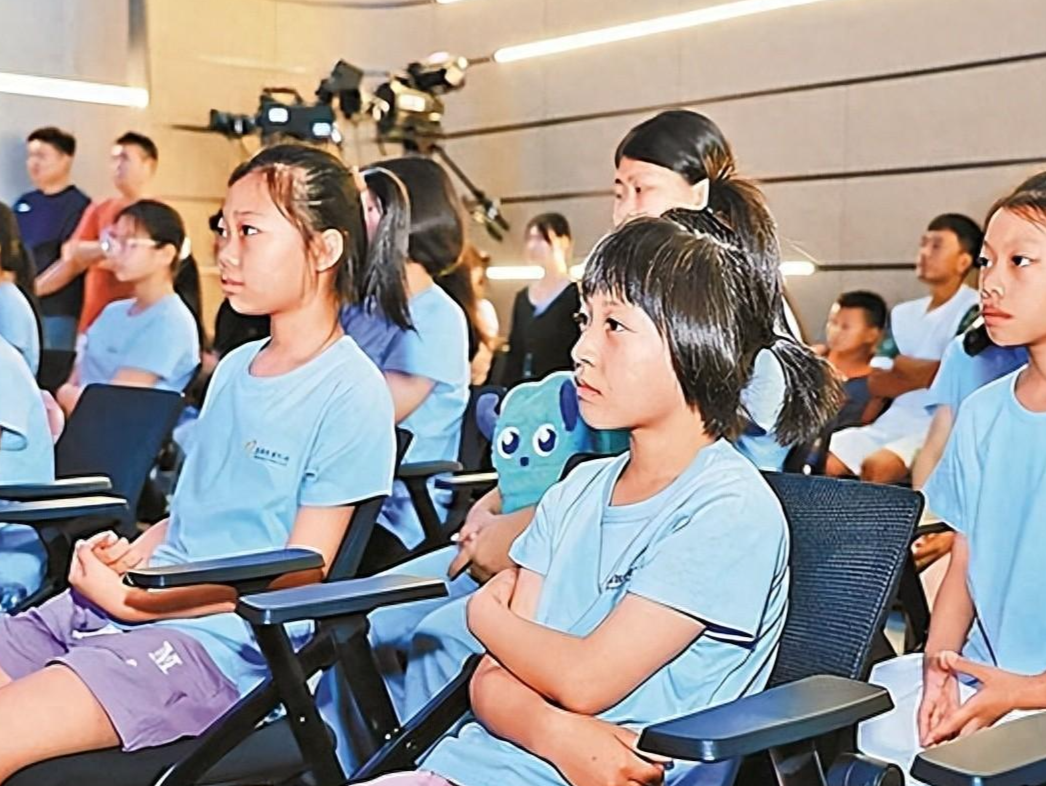 深圳关爱行动聚焦新业态劳动者子女 为“小候鸟”留下暑假独特记忆