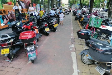 综合环境大整治|中山老城区非机动车乱停乱放影响通行，街坊盼整治