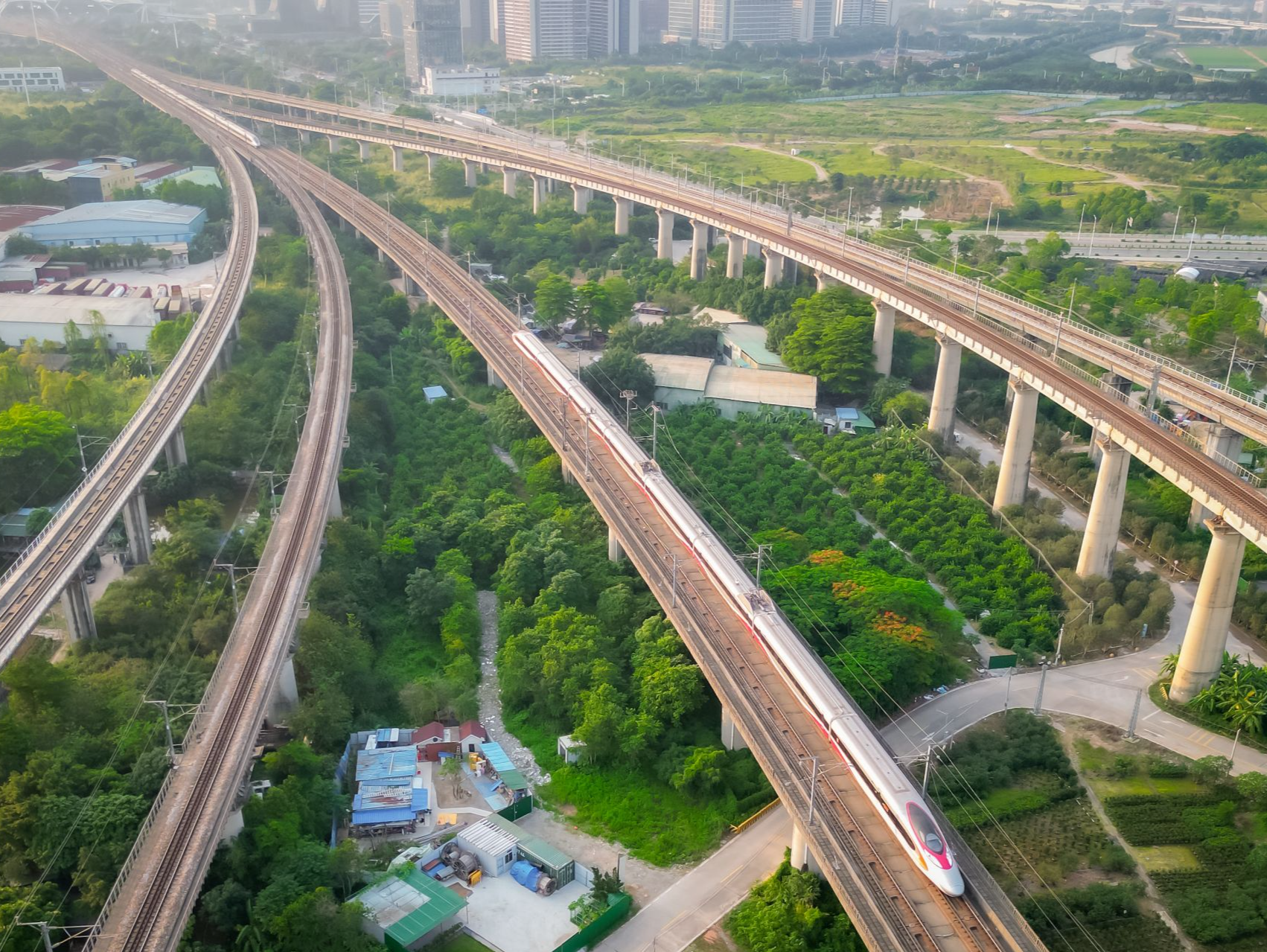 国家铁路局：将在粤港澳大湾区试点的基础上，协调推进更大范围的“四网融合”试点推广工作 