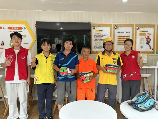 南山区总工会开展2024年度“夏送清凉”慰问活动