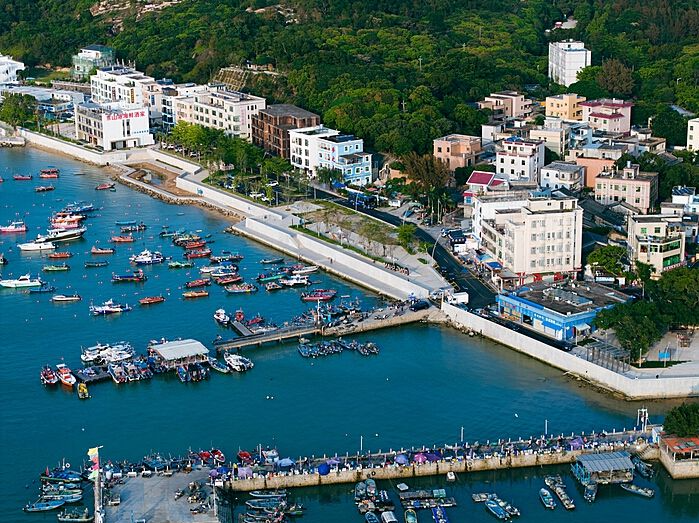 东部海堤重建工程（三期）东山段完工，市民郊游打卡新添好去处