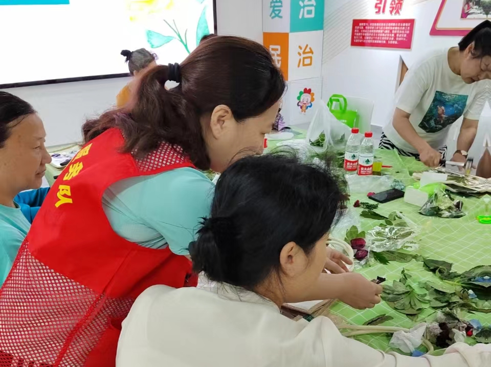 民治街道开展园艺健心康复小组活动