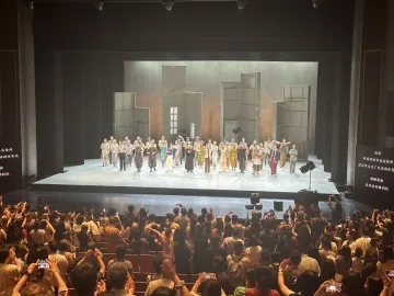 深圳原创舞剧《咏春》“回家”热演：台上台下连成一片，感恩感动交织激荡