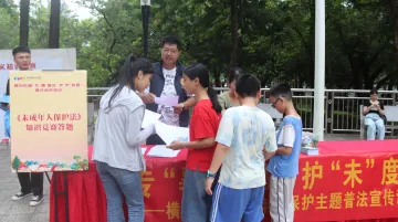 暑假的另一种打开方式，深圳龙岗青少年专“暑”普法活动进行中