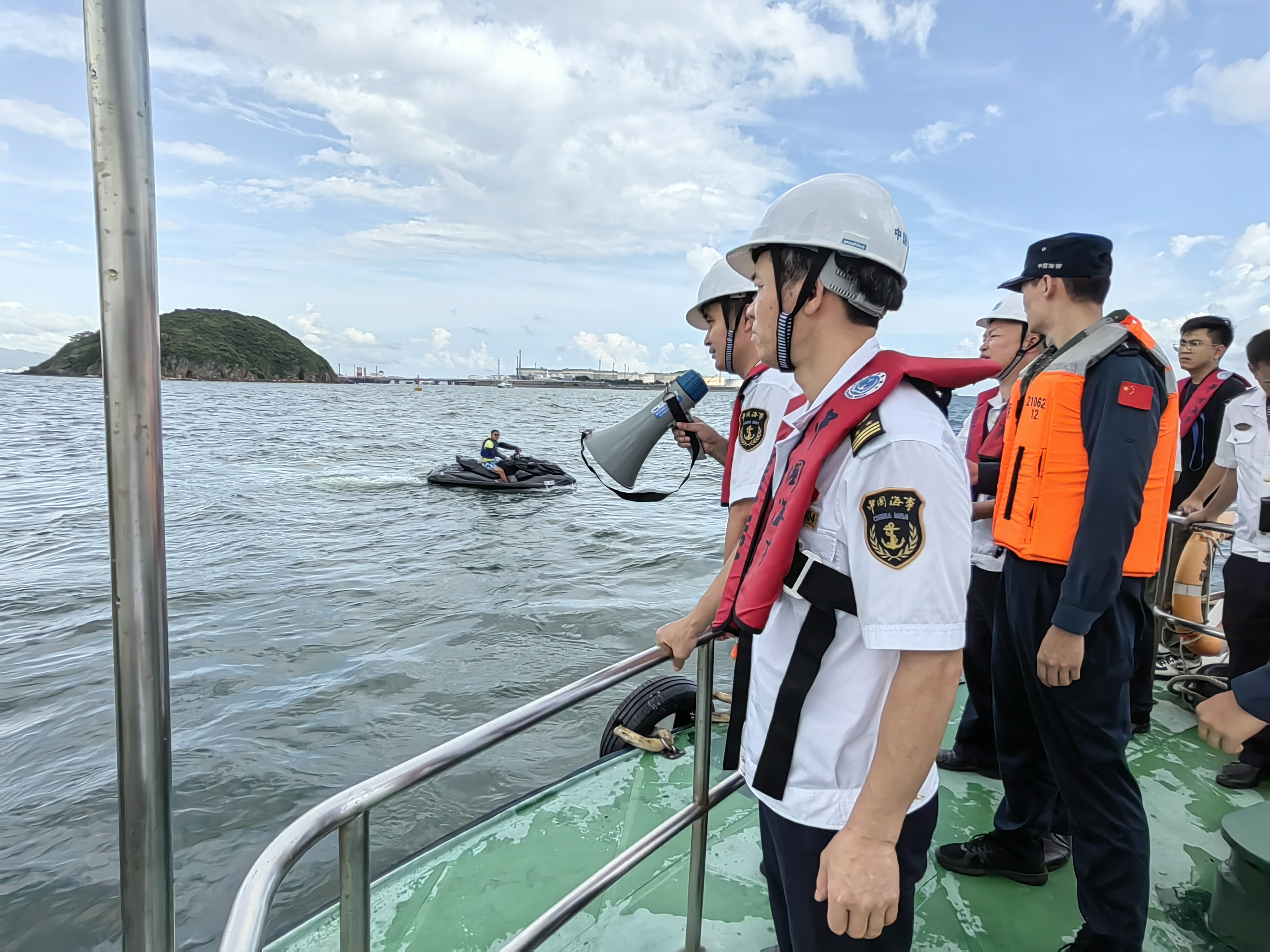 4人出海潜水失联！1人获救1人遇难，搜救仍在继续