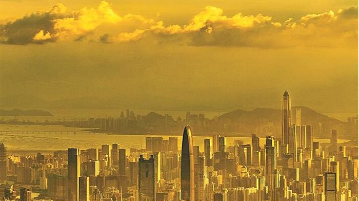 天边映彩霞 深圳入画来