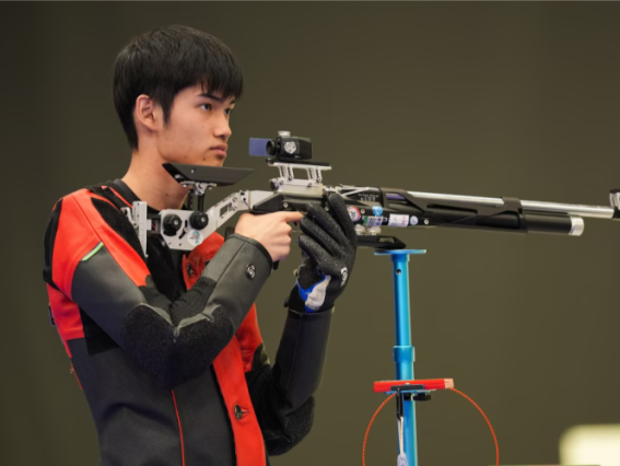 奥运冠军盛李豪是公园射击摊老板挖掘的？启蒙教练：我不是摆摊的