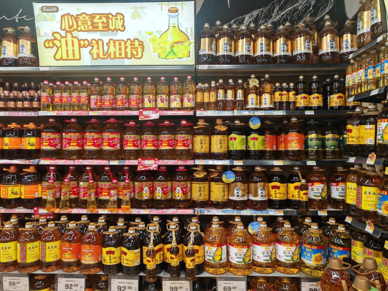 罐车混装风波持续发酵,记者实探深圳线下门店