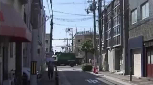 中国游客日本当街遭抢劫被砍 歹徒携凶器逃跑
