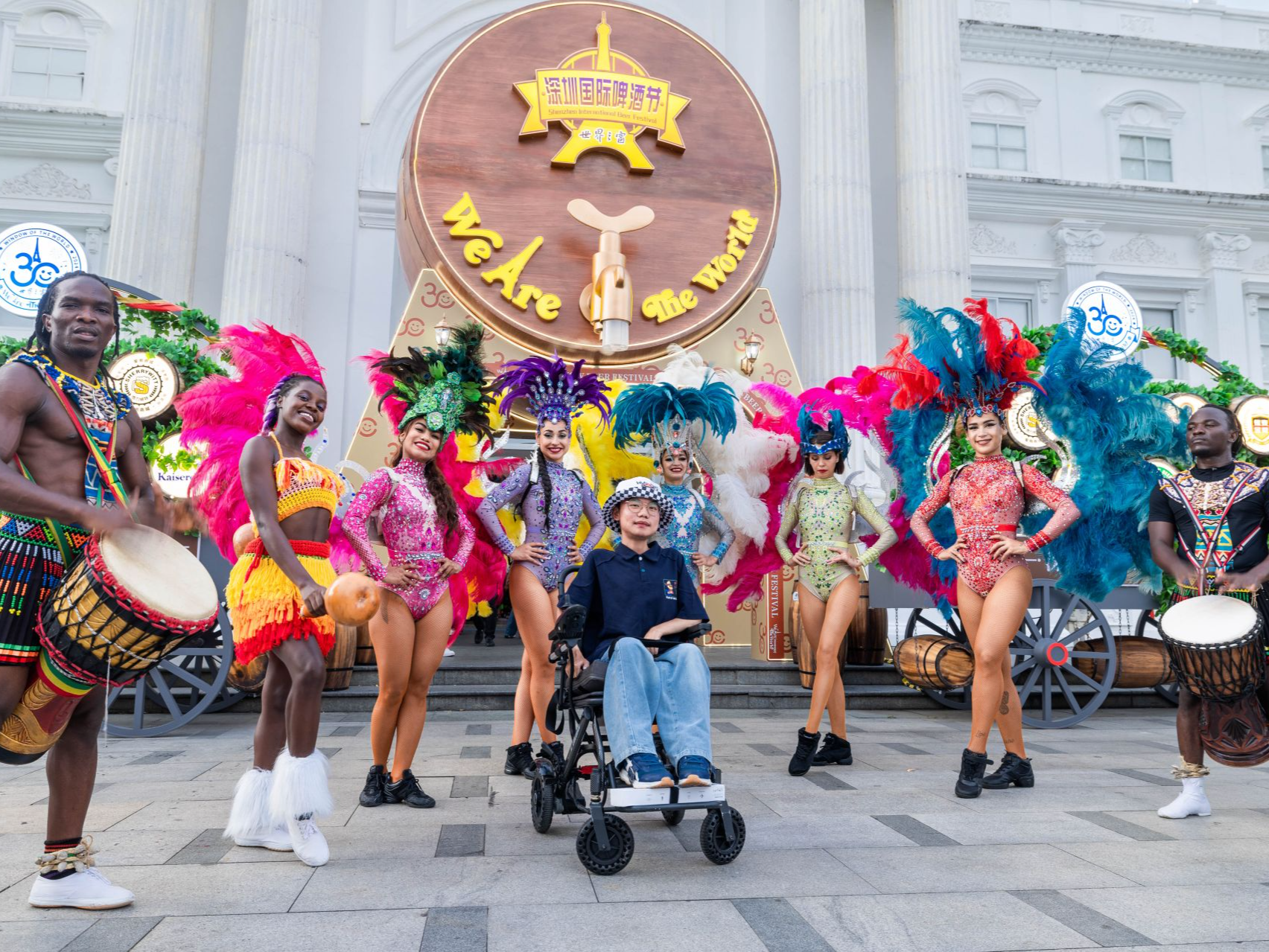 世界如您所愿！深圳世界之窗用无人机为奇迹少年罗睿燊圆梦