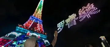 这一晚，深圳上空的无人机为他闪烁！