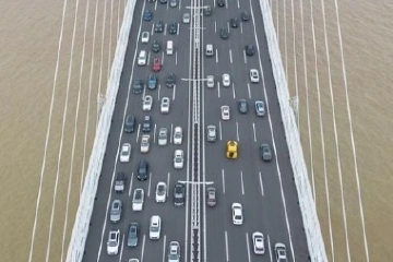深中通道违停拍照打卡？中山交警：24小时巡逻+监控抓拍！