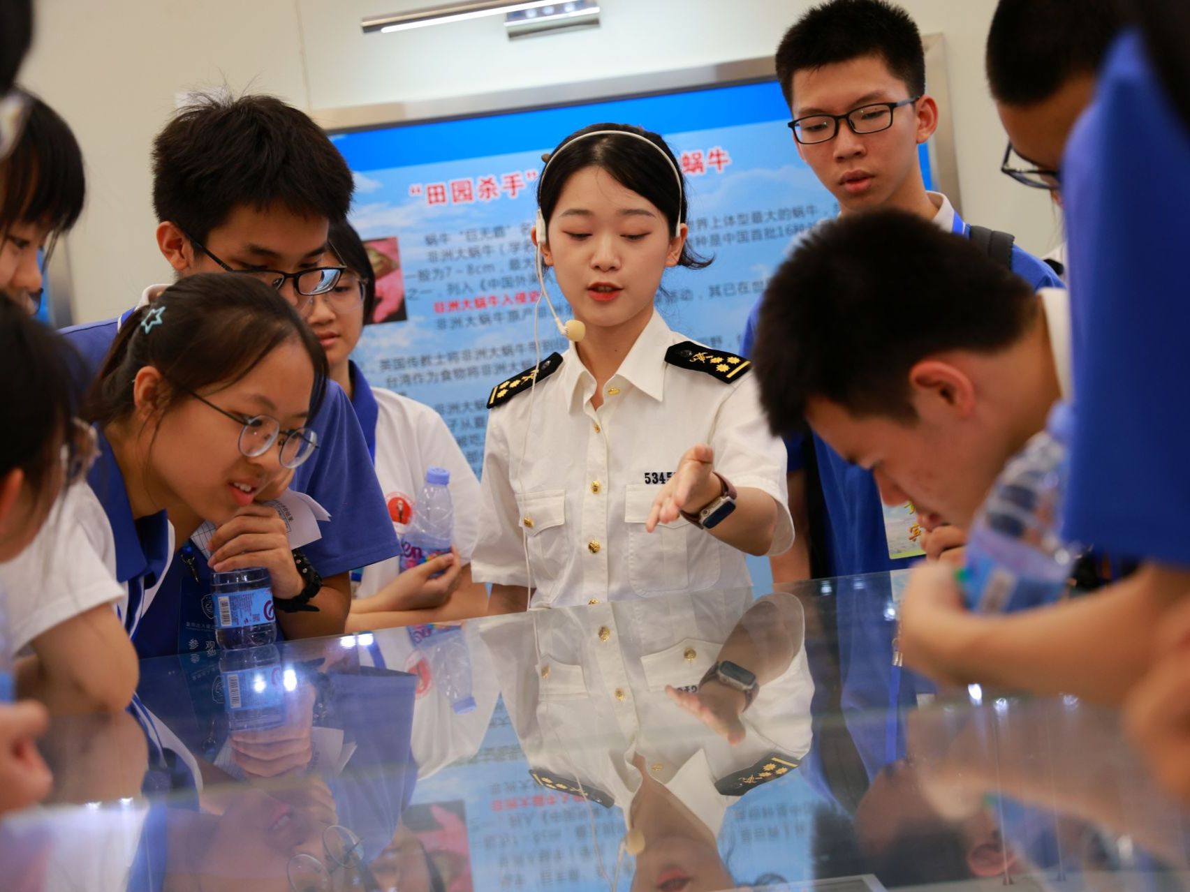 皇岗海关举办“走进海关，筑梦国门”开放日活动