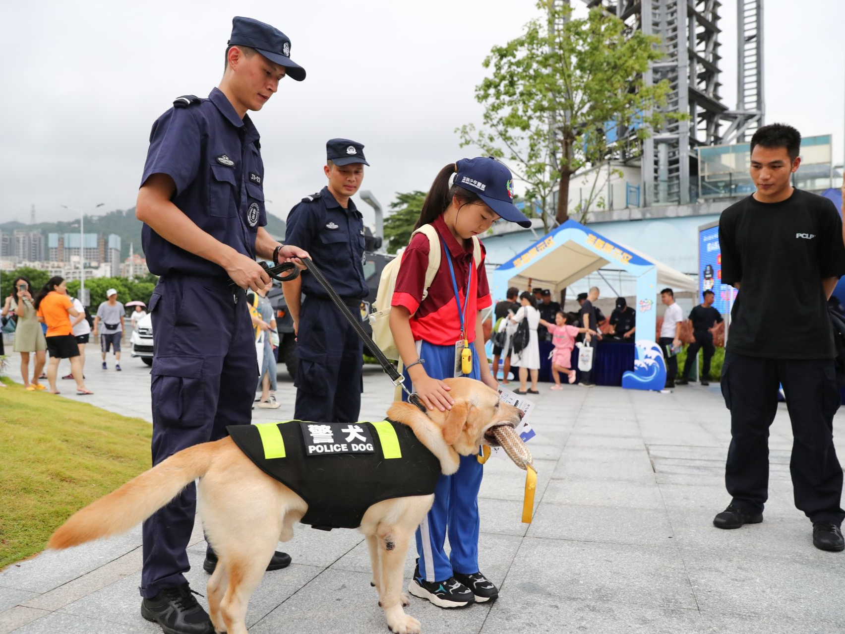 零距离学习防溺水、防电诈知识，深圳公安常态化警营开放日盐田专场举办