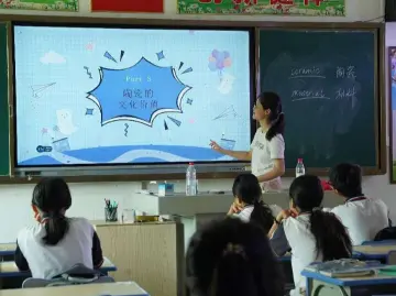 深圳大学学子深入中学校园开展陶瓷材料特色课程