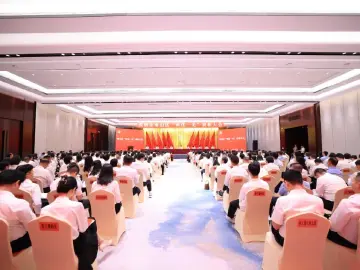 在改革中当先锋，在创新中当模范！南山区召开“两优一先”表彰大会