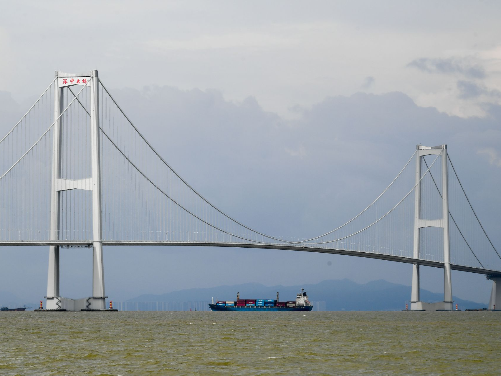 蛇口邮轮母港推出“海上观深中大桥”特别航次