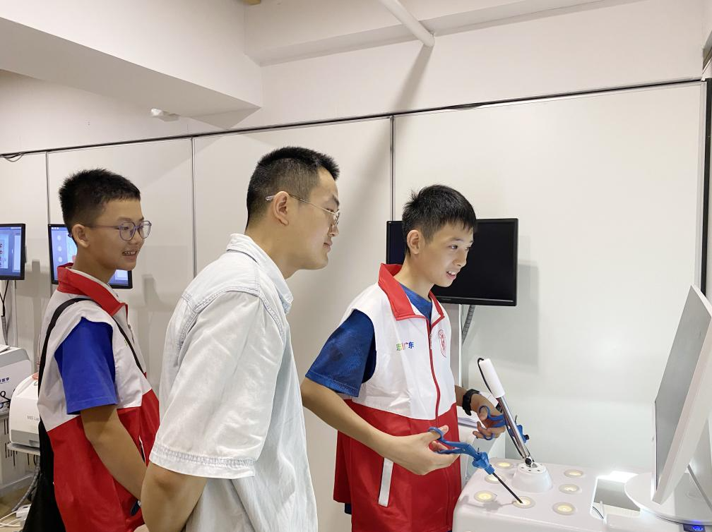 携手未来 共筑健康梦 南山医院举行职工子女暑期志愿服务活动