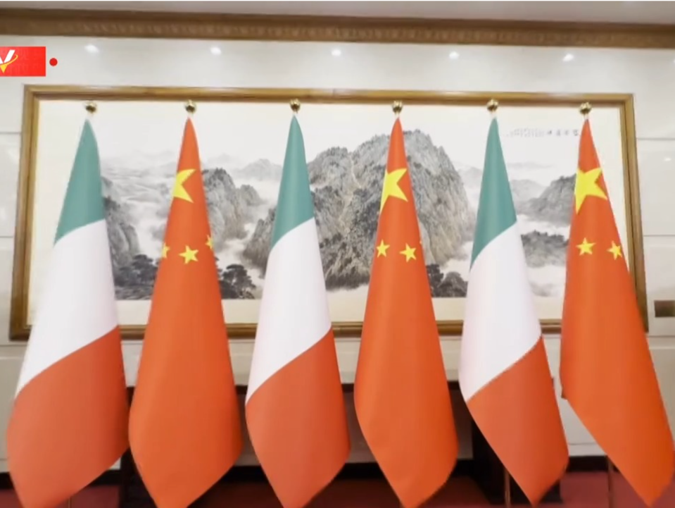 习近平会见意大利总理梅洛尼